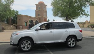 2013_Toyota_Highlander_review_Cathy_Droz_SmartFem-2