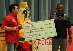 Papa Johns donates to Patrick Peterson Foundation for Success