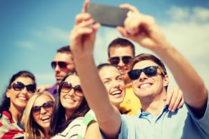 Tecnology Obsessed-group selfie