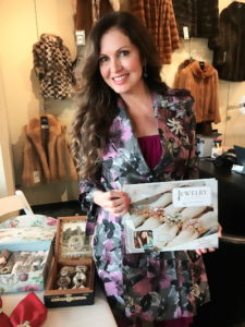 Inside Edition’s Lisa Guerrero Brings Book Signing and Holiday Memories to Scottsdale