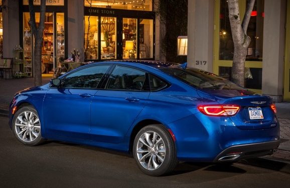 2015 Chrysler 200 review.  I Rate it 200-Plus!