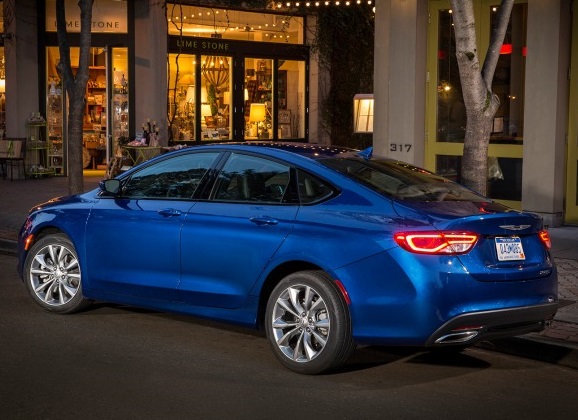 2015 Chrysler 200 review.  I Rate it 200-Plus!