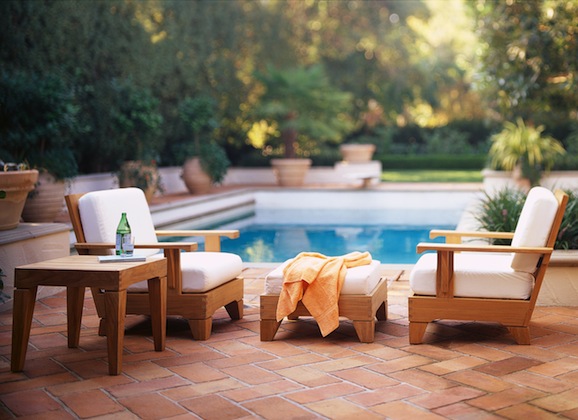 To Chem or Not to Chem: Healthy Alternatives to the Chemicals in your Swimming Pool