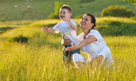 Five Benefits of Hiking with Kids