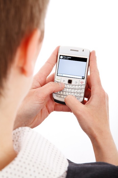 Pain In Your Thumb? It Could Be 'Texting Thumb' SmartFem Magazine
