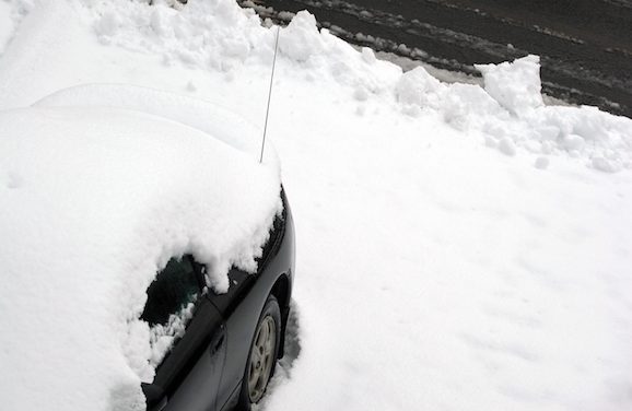 Must-Have Items For Your Emergency Car Kit This Winter