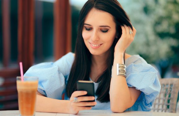 Try These User-Friendly Apps to Help You Coordinate Your Outfits