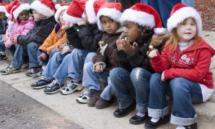 Four Easy Ways to Give Back to Your Community During the Holidays